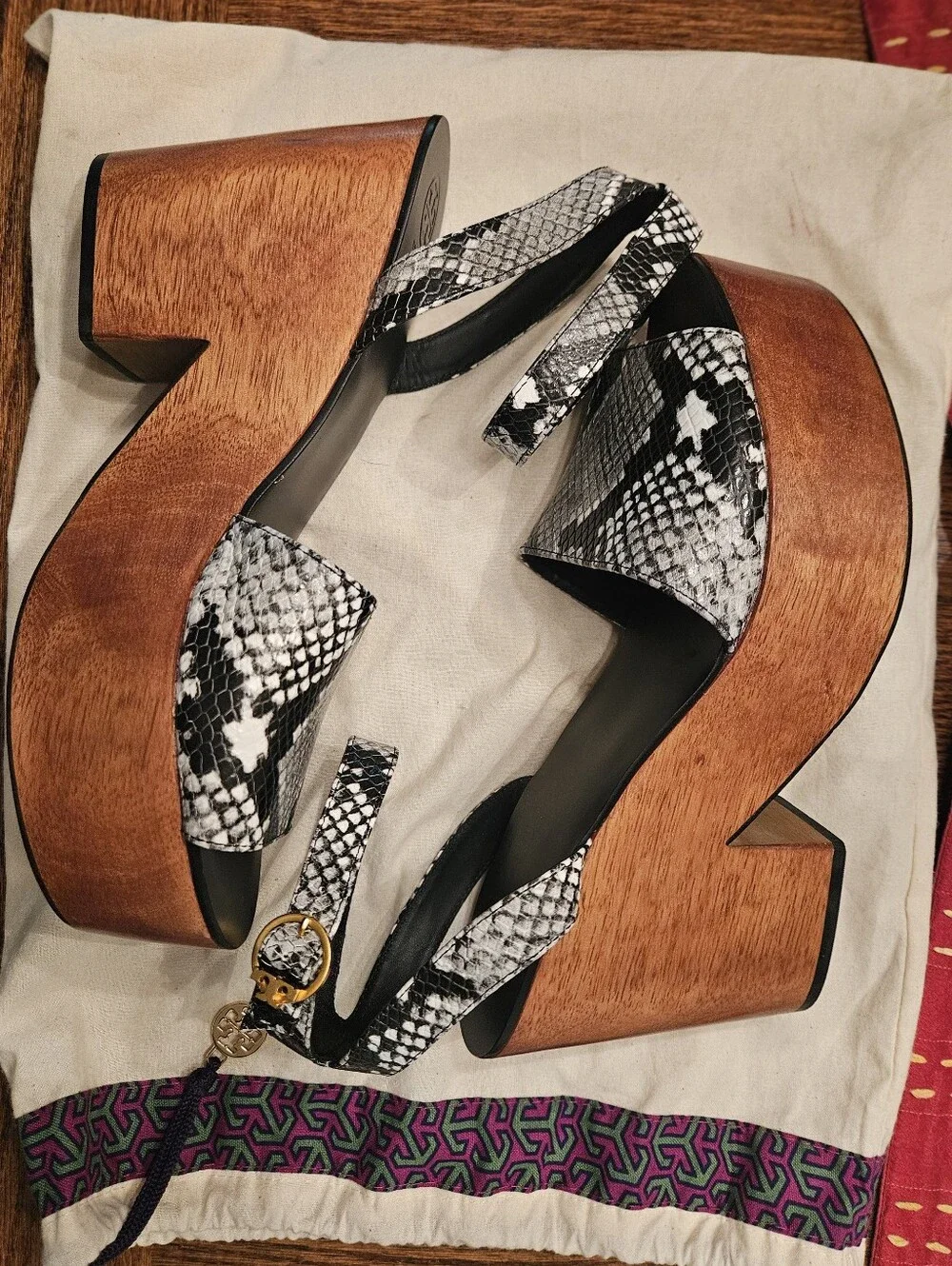 Tory Burch Camilla Roccia Snakeskin Size 10.5  New W/O Box (Storage Bag Include)